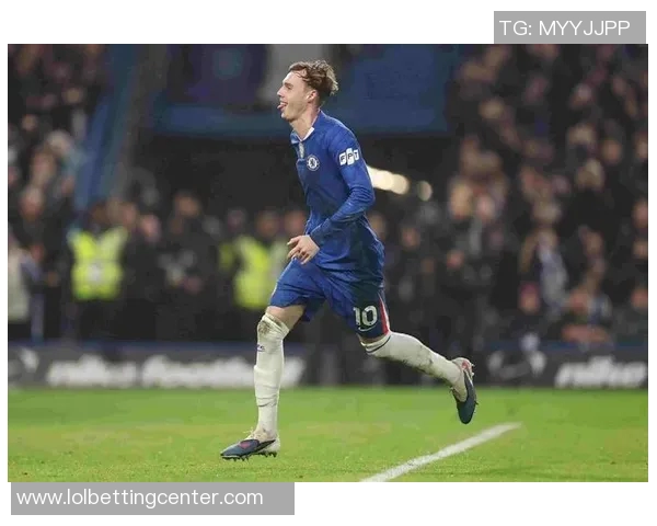 英超激战：里昂逆转切尔西引发争议判罚全场沸腾