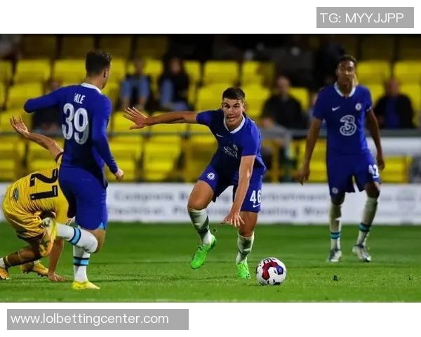 西甲激战那不勒斯大胜切尔西点球大战引发转会热议与关注